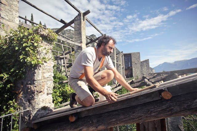 23+ Handyman Business Ideas You Can Start From Home 5 Roofing repairs business idea